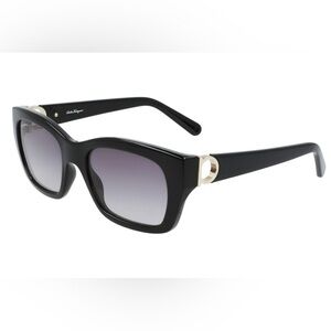 Salvatore Ferragamo Women’s Black Rectangular Sunglasses SF1012S NEW!!!! 🖤🕶️